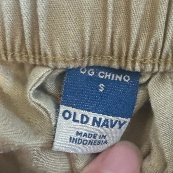 Old Navy Chino Shorts - Picture 3 of 4